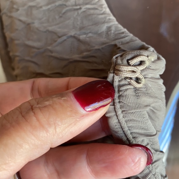 Chico’s smocked jacket in a nuetral taupe. Sz 2 (US. 12) - Picture 3 of 7